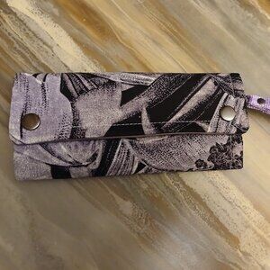 New Clutch Wristlet Wallet Purple Gray Black Floral Leaves Trifold Zippy Pouch